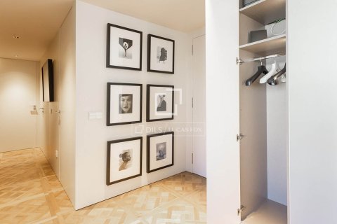 Huoneisto myytävänä Barcelona, Espanja, 3 makuuhuonetta, 125 m2 No. 192693 - kuva 26