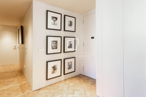Huoneisto myytävänä Barcelona, Espanja, 3 makuuhuonetta, 125 m2 No. 192693 - kuva 25