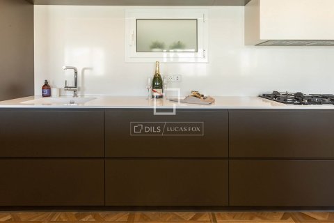 Huoneisto myytävänä Barcelona, Espanja, 3 makuuhuonetta, 125 m2 No. 192693 - kuva 12