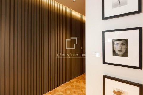 Huoneisto myytävänä Barcelona, Espanja, 3 makuuhuonetta, 125 m2 No. 192693 - kuva 16
