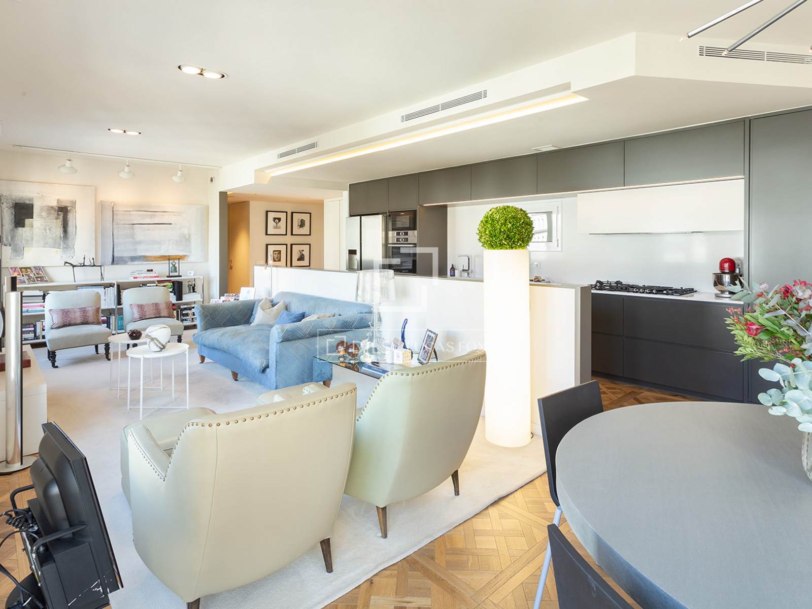 Huoneisto Barcelona, Espanja 3 makuuhuonetta, 125 m2 No. 192693