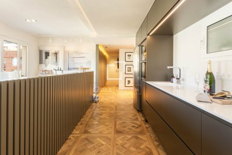 Huoneisto myytävänä Barcelona, Espanja, 3 makuuhuonetta, 125 m2 No. 192693 - kuva 14