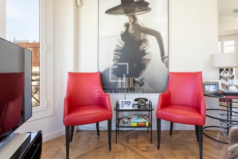 Huoneisto myytävänä Barcelona, Espanja, 3 makuuhuonetta, 125 m2 No. 192693 - kuva 18