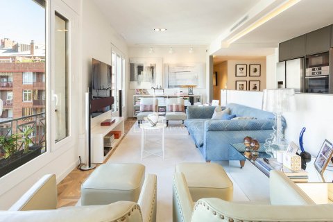Huoneisto myytävänä Barcelona, Espanja, 3 makuuhuonetta, 125 m2 No. 192693 - kuva 6