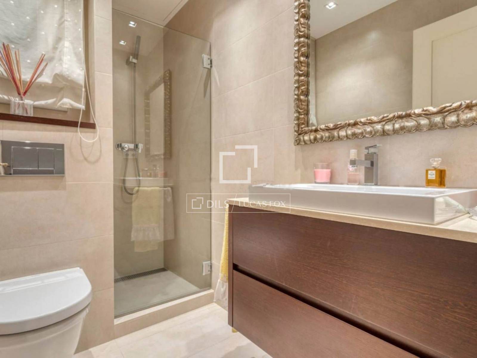 Apartment in Barcelona, Spain 5 bedrooms, 207 sq.m. No. 192690