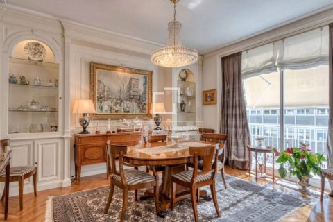Apartamento en venta en Barcelona, España 5 dormitorios, 207 m2 No. 192690 - foto 2