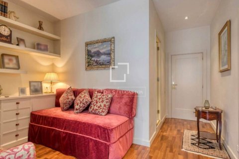 Apartamento en venta en Barcelona, España 5 dormitorios, 207 m2 No. 192690 - foto 8