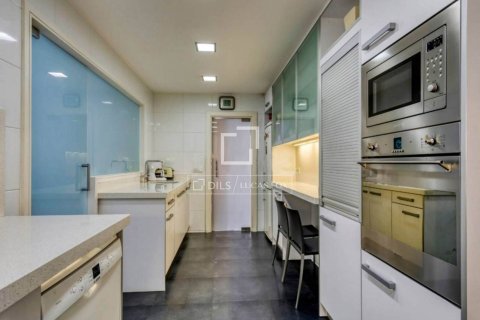 Apartamento en venta en Barcelona, España 5 dormitorios, 207 m2 No. 192690 - foto 3
