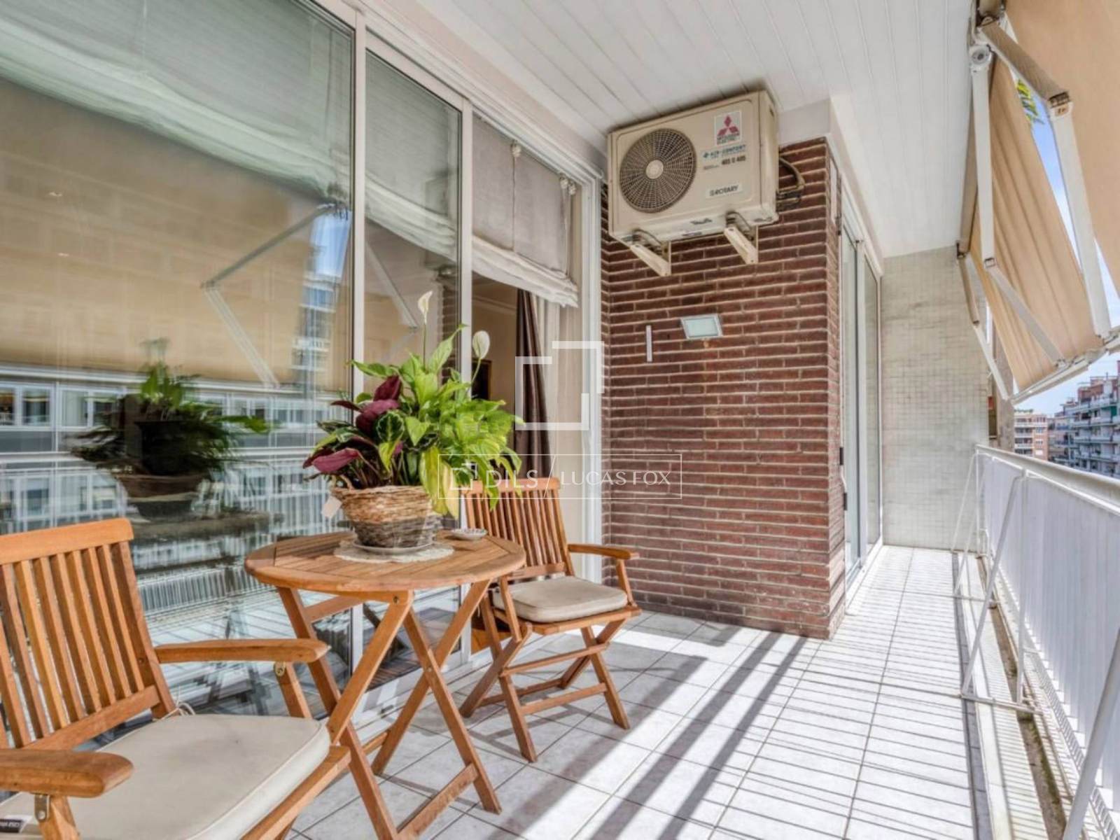 Apartment in Barcelona, Spain 5 bedrooms, 207 sq.m. No. 192690