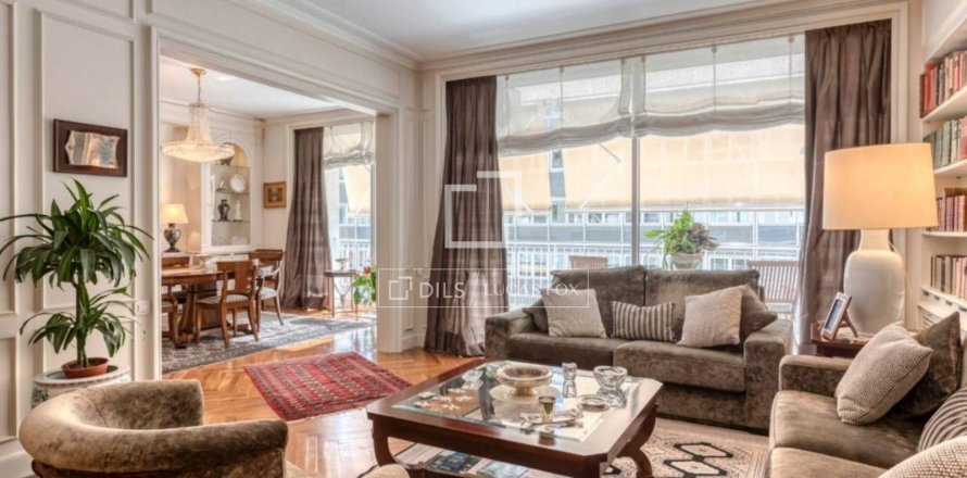 Apartamento en Barcelona, España 5 dormitorios, 207 m2 No. 192690