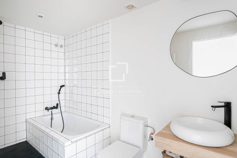 Apartamento en venta en Barcelona, España 2 dormitorios, 81 m2 No. 192688 - foto 12