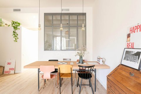 Apartamento en venta en Barcelona, España 2 dormitorios, 81 m2 No. 192688 - foto 2