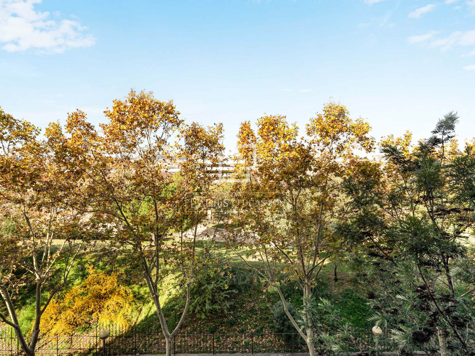 Apartment in Barcelona, Spain 4 bedrooms, 96 sq.m. No. 192689