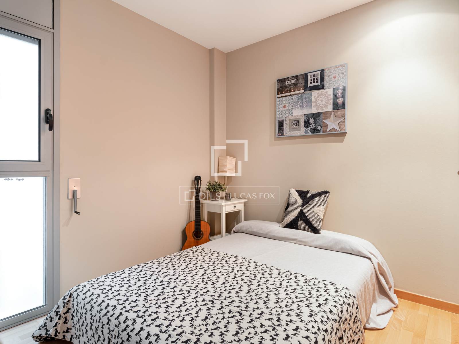 Apartment in Barcelona, Spain 4 bedrooms, 96 sq.m. No. 192689