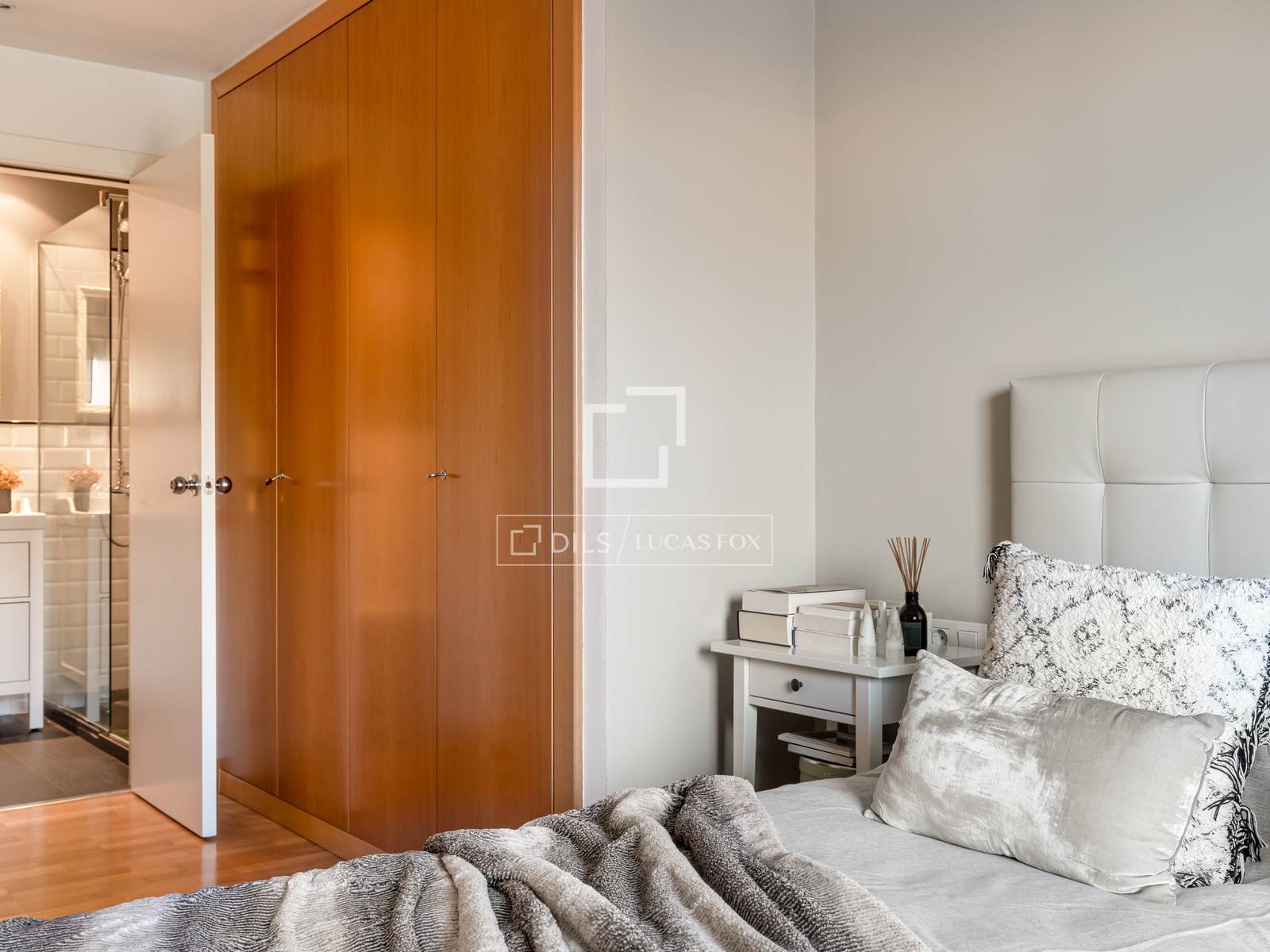 Apartment in Barcelona, Spain 4 bedrooms, 96 sq.m. No. 192689