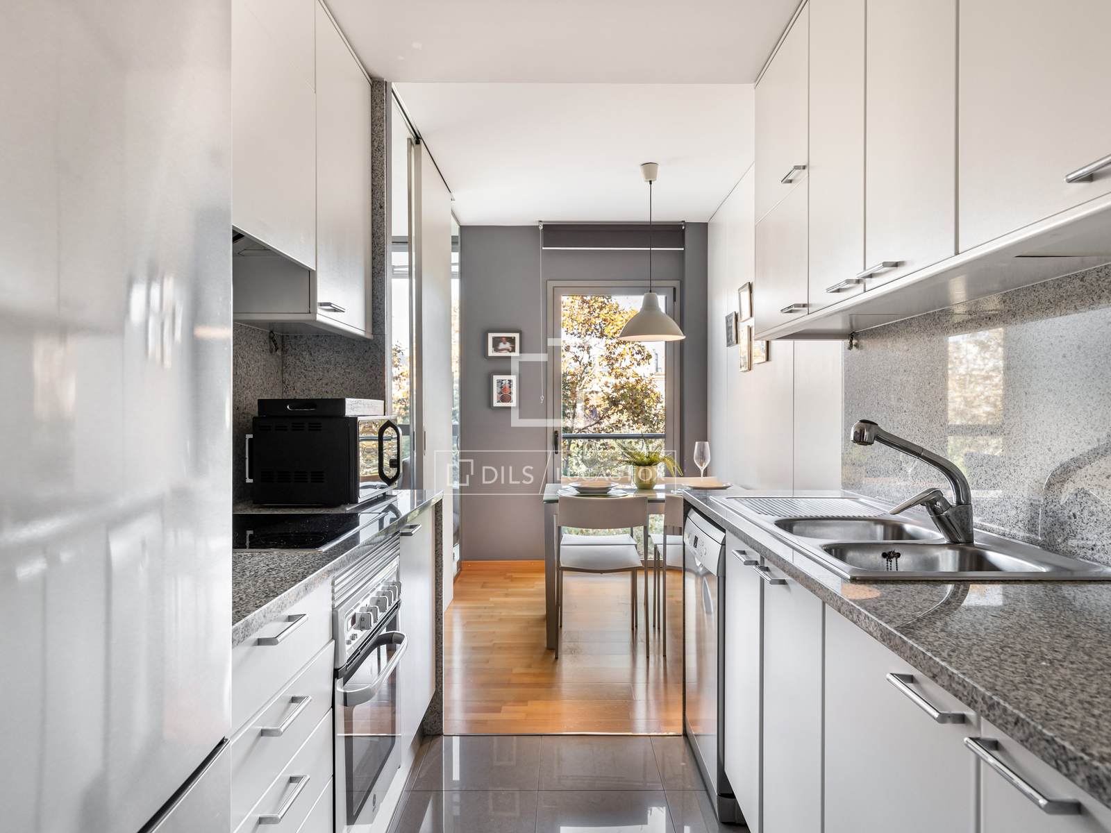 Apartment in Barcelona, Spain 4 bedrooms, 96 sq.m. No. 192689