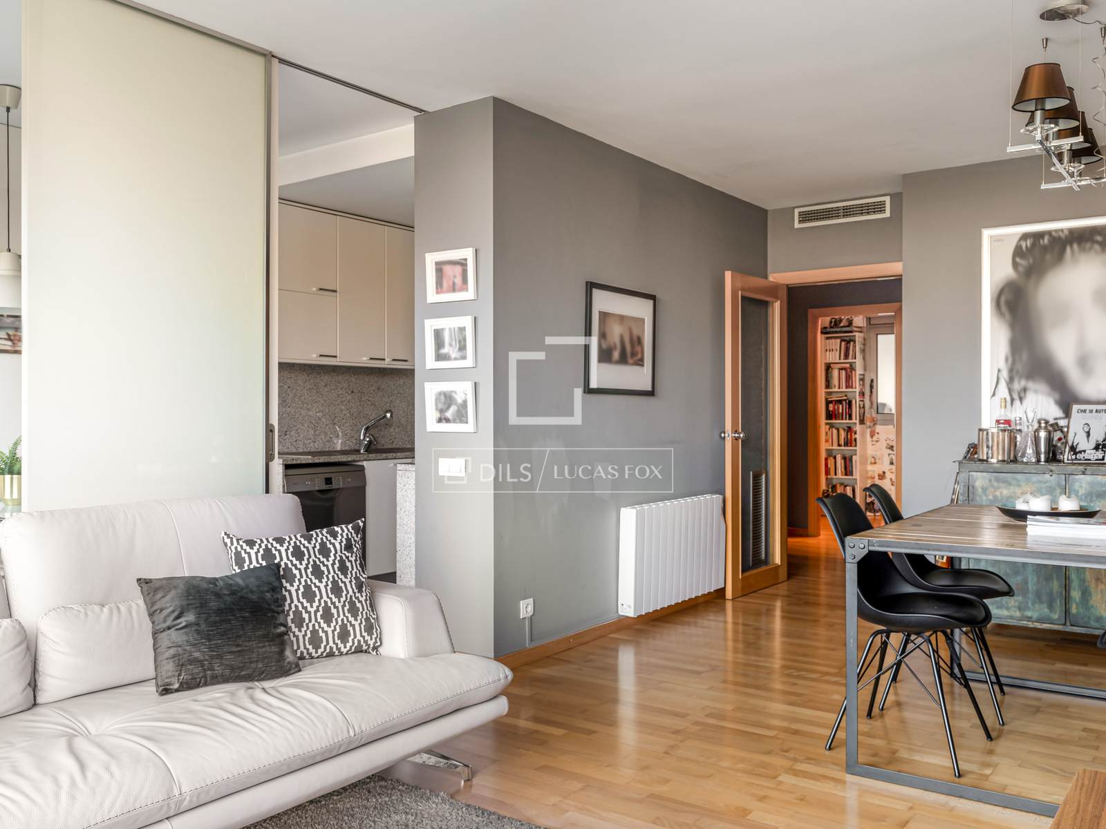 Apartment in Barcelona, Spain 4 bedrooms, 96 sq.m. No. 192689