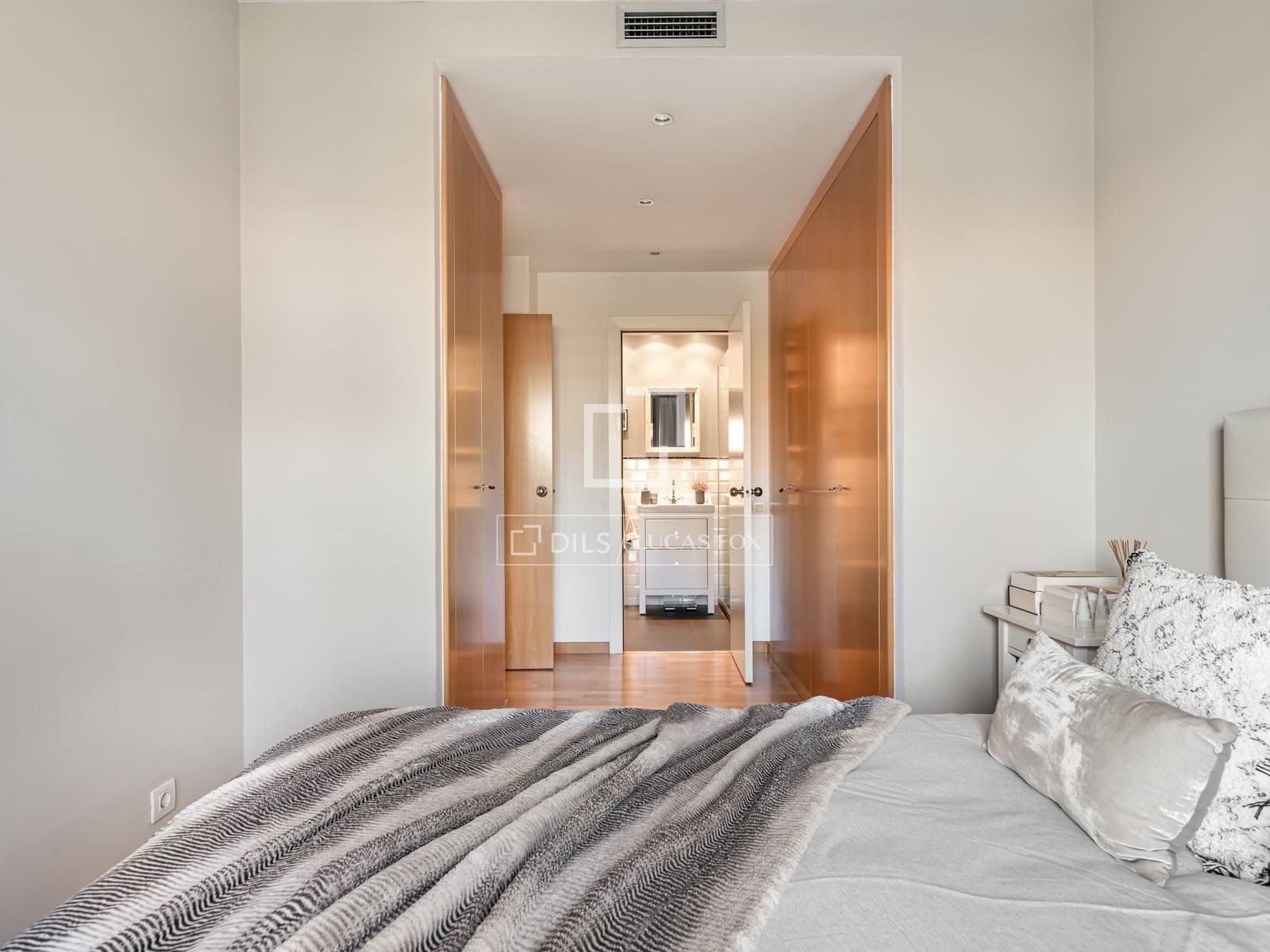 Apartment in Barcelona, Spain 4 bedrooms, 96 sq.m. No. 192689