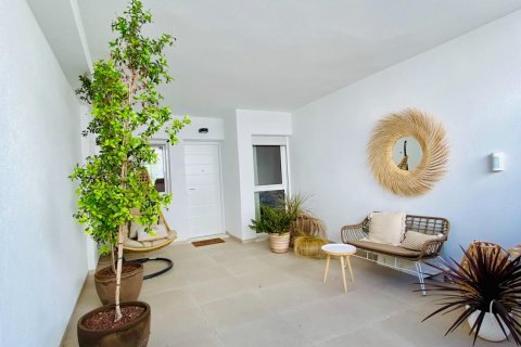 Bungalow for sale Pilar de la Horadada, Alicante, Spain 2 bedrooms, 73 sq.m. No. 114694 - photo 11