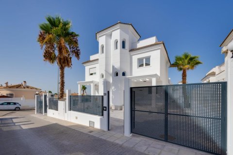 Villa for sale Urbanizacion La Marina-El Oasis, Alicante, Spain 2 bedrooms, 109 sq.m. No. 137598 - photo 3