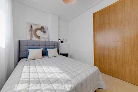 Huvila myytävänä Urbanizacion La Marina-El Oasis, Alicante, Espanja, 3 makuuhuonetta, 109 m2 No. 137597 - kuva 17