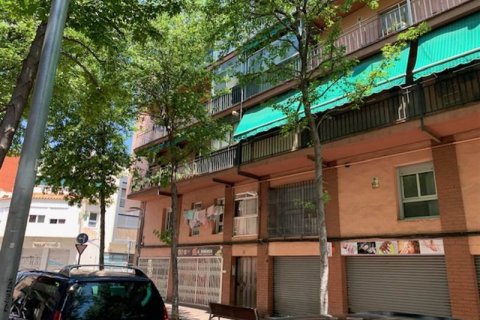Apartamento en venta en Sabadell, Barcelona, España 4 dormitorios, 93 m2 No. 191192 - foto 2