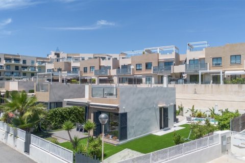 Villa en venta en La Zenia, Alicante, España 3 dormitorios, 72 m2 No. 146140 - foto 2