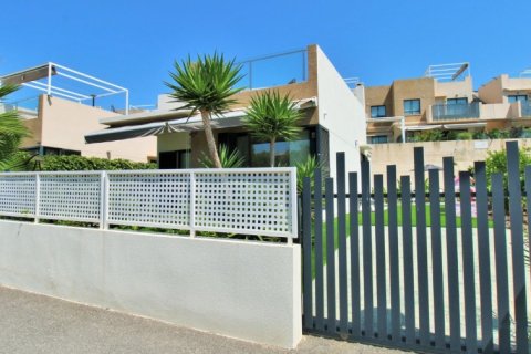 Villa en venta en La Zenia, Alicante, España 3 dormitorios, 72 m2 No. 146140 - foto 7