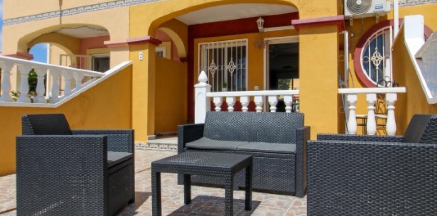 Villetta a schiera a Cabo Roig, Alicante, Spagna 2 camere da letto, 64 mq. N° 146142