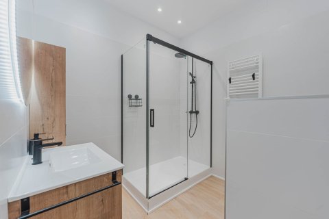 Lägenhet till salu i Barcelona, Spanien 3 sovrum, 60 kvm. Nr. 160718 - foto 15