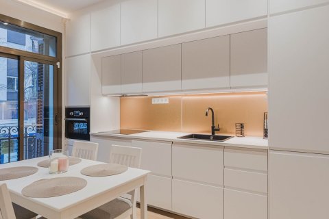 Lägenhet till salu i Barcelona, Spanien 3 sovrum, 60 kvm. Nr. 160718 - foto 10