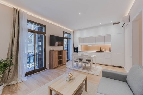 Lägenhet till salu i Barcelona, Spanien 3 sovrum, 60 kvm. Nr. 160718 - foto 3