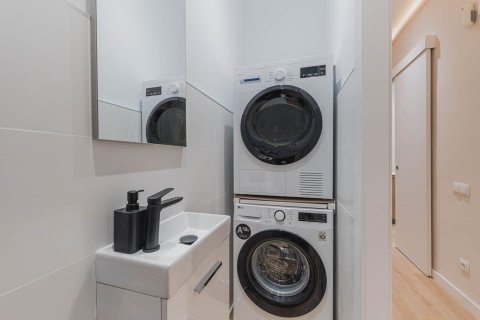 Lägenhet till salu i Barcelona, Spanien 3 sovrum, 60 kvm. Nr. 160718 - foto 21