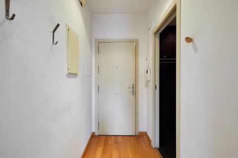 Продажа квартиры в Барселона, Испания 2 спальни, 80м2 №160719 - фото 8