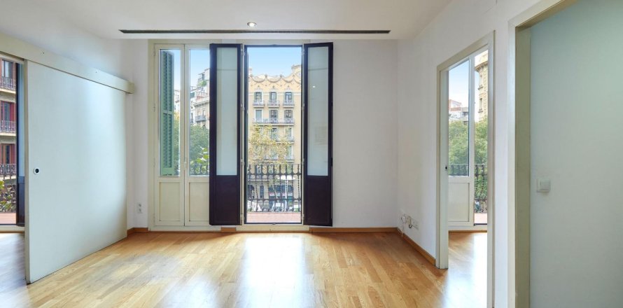 Квартира в Барселона, Испания 2 спальни, 80м2 №160719