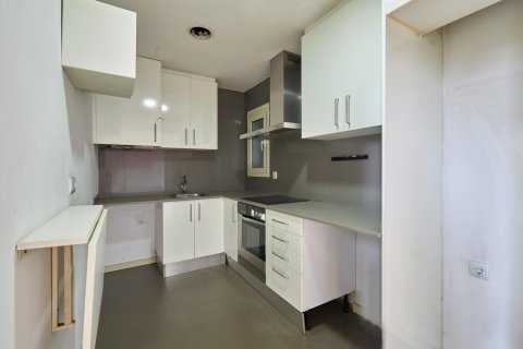 Продажа квартиры в Барселона, Испания 2 спальни, 80м2 №160719 - фото 4