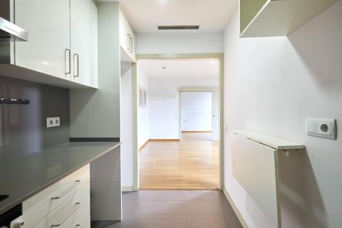 Продажа квартиры в Барселона, Испания 2 спальни, 80м2 №160719 - фото 18