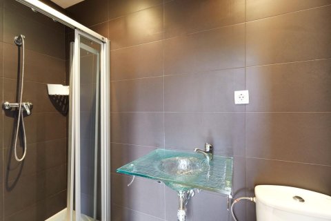 Продажа квартиры в Барселона, Испания 2 спальни, 80м2 №160719 - фото 5