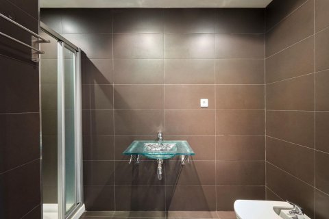 Продажа квартиры в Барселона, Испания 2 спальни, 80м2 №160719 - фото 6