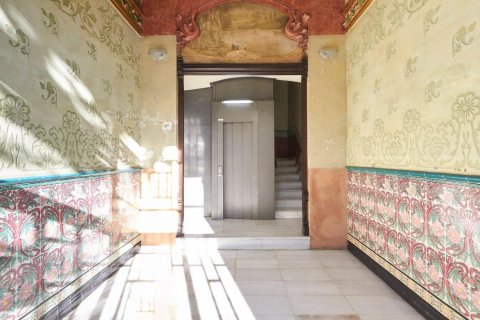 Продажа квартиры в Барселона, Испания 2 спальни, 80м2 №160719 - фото 23