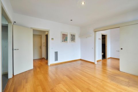 Продажа квартиры в Барселона, Испания 2 спальни, 80м2 №160719 - фото 12