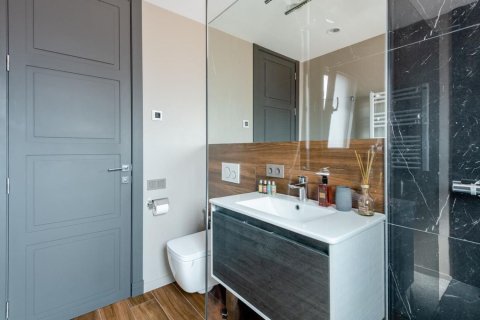 Huoneisto myytävänä Barcelona, Espanja, 2 makuuhuonetta, 83 m2 No. 160721 - kuva 21