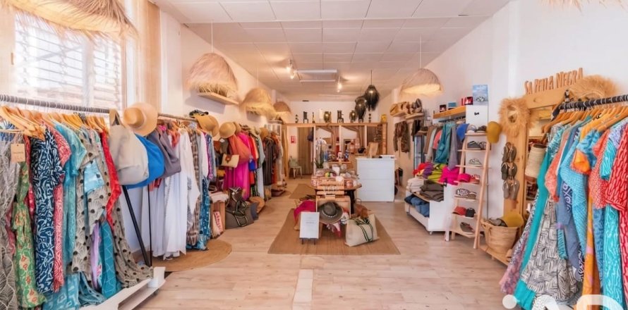 Liikekiinteistö Calvia, Mallorca, Espanja 2 makuuhuonetta, 106 m2 No. 172092