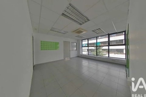 Liikekiinteistö vuokrattavana Manresa, Barcelona, Espanja , 45 m2 No. 172097 - kuva 2