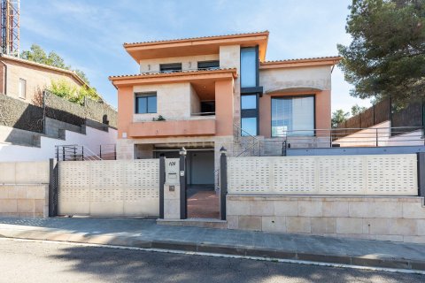 House in Llica D'amunt, Barcelona, Spain 4 bedrooms, 286 sq.m. No. 186272