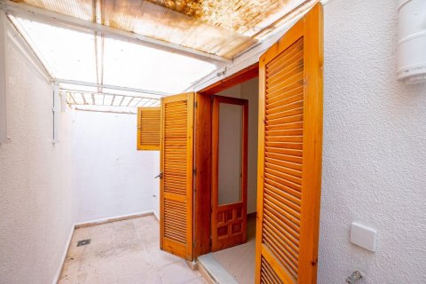 Bungalow for sale in Torrevieja, Alicante, Spain 1 bedroom, 36 sq.m. No. 193746 - photo 19