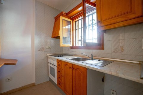 Bungalow for sale in Torrevieja, Alicante, Spain 1 bedroom, 36 sq.m. No. 193746 - photo 13