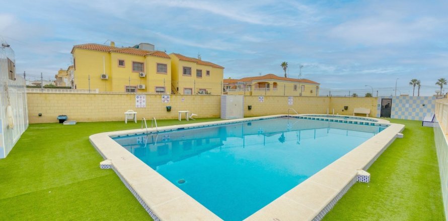Bungalow in Torrevieja, Alicante, Spain 1 bedroom, 36 sq.m. No. 193746