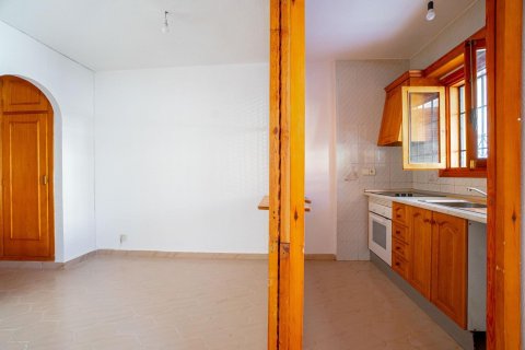 Bungalow for sale in Torrevieja, Alicante, Spain 1 bedroom, 36 sq.m. No. 193746 - photo 12