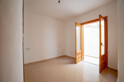 Bungalow for sale in Torrevieja, Alicante, Spain 1 bedroom, 36 sq.m. No. 193746 - photo 15